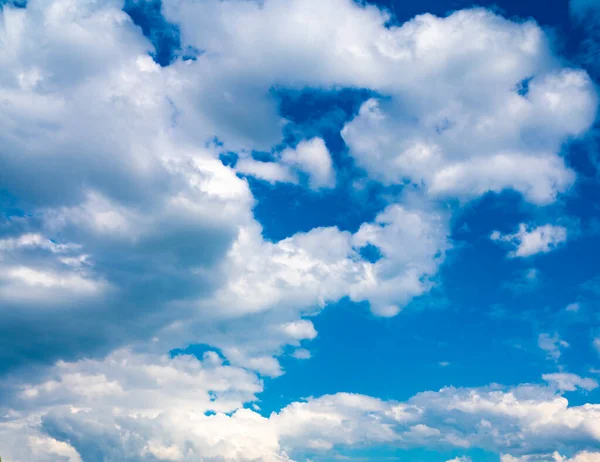 Vista Nuvole Bianche Sul Cielo Blu — Foto Stock