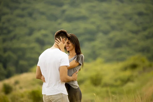 Happy Young Couple Love Grass Field Summer Day — Stock Photo, Image