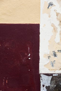 Boş kırmızı geometrik arkaplan ile ön cephe duvarının ayrıntıları