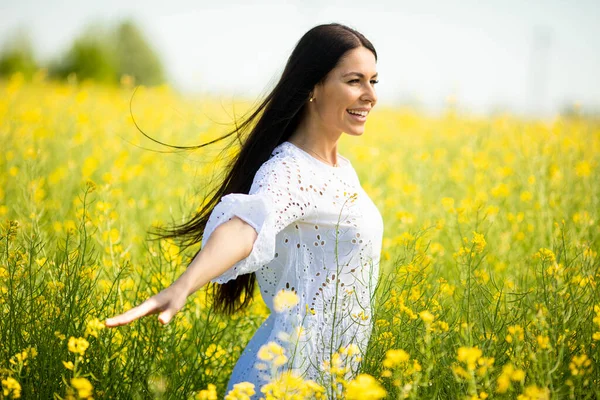 Pretty Young Woman Rapeseed Field — Stock Photo, Image