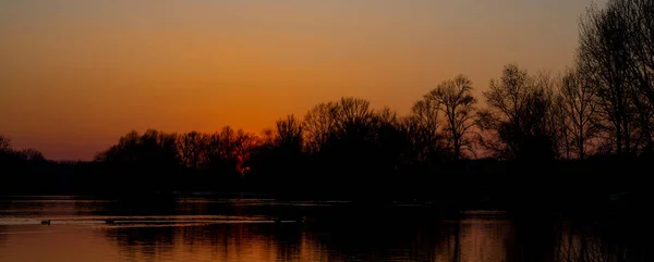 Vista Tramonto Sul Lago Calmo — Foto Stock