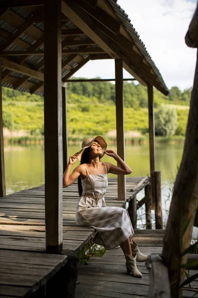 Relaxing Young Woman Wooden Pier Calm Lake — Stock Photo, Image