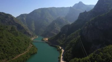 Bosna-Hersek 'teki Neretva Vadisi' nin havadan görünüşü