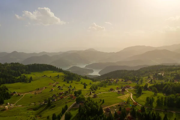 Vista Aérea Lago Zaovine Montanha Tara Sérvia — Fotografia de Stock