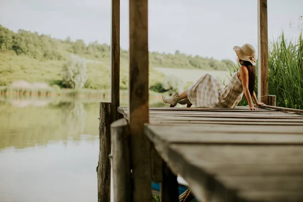 Relaxing Young Woman Wooden Pier Calm Lake — Stock Photo, Image