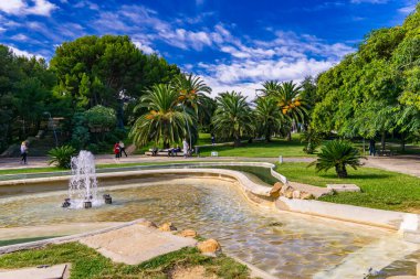 BARCELONA, İspanya - 7 Ekim 2019: Barselona, İspanya 'da Monjuic üzerine Jardins del Mirador de l' Alcalde.