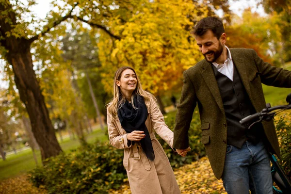 Handsome Young Couple Autumn Park Electrical Bicycle — Stock Photo, Image