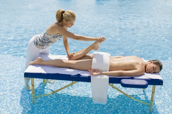 Woman having a massage — Stock Photo, Image