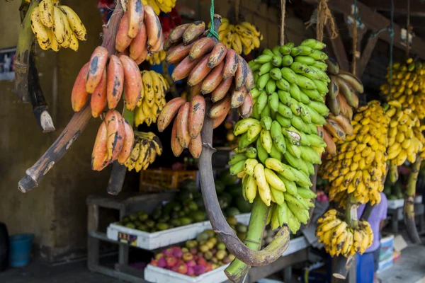 Bananas on the market — Stock Photo, Image