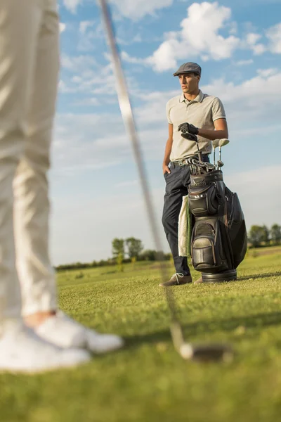 Golf oynarken Çift — Stok fotoğraf