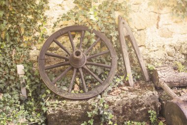 eski araba tekerleği