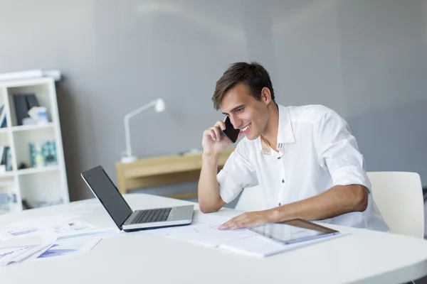 Man in the office — Stock Photo, Image