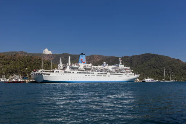 A marmaris kikötőben Cruiser — Stock Fotó