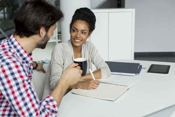 Young people in the office — Stock Photo, Image