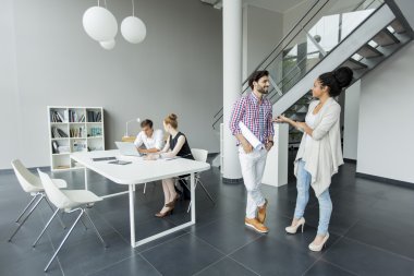 Ofiste çalışanlar.