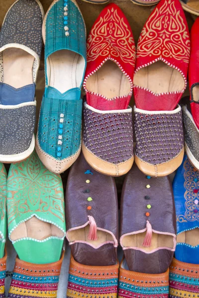 Skor på den marockanska marknaden — Stockfoto