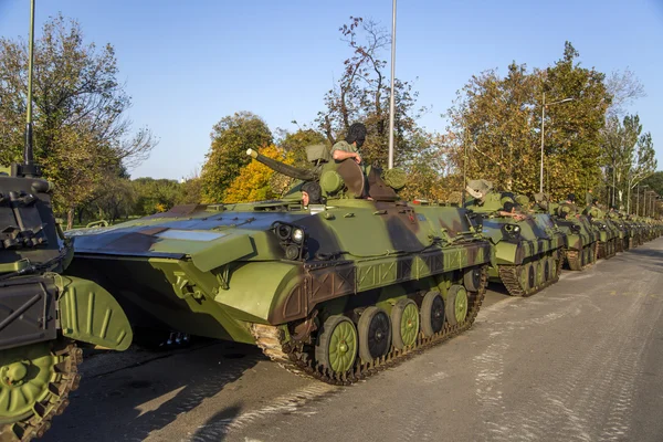 Infanteriefahrzeuge der serbischen Streitkräfte — Stockfoto