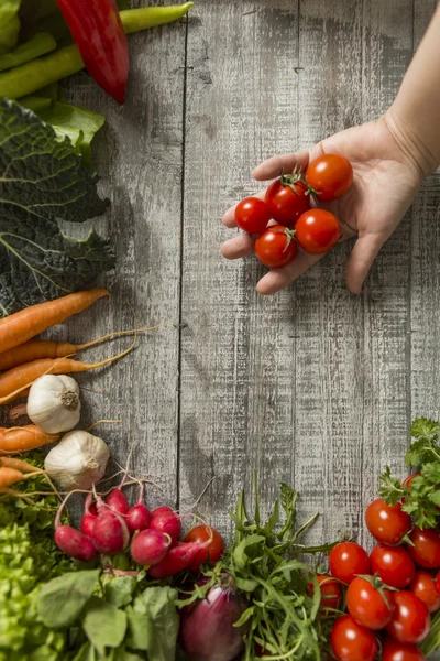 Alimentos frescos na mesa — Fotografia de Stock