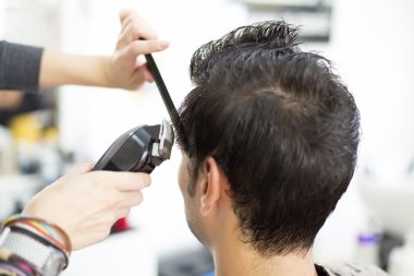 genç adam, Kuaför