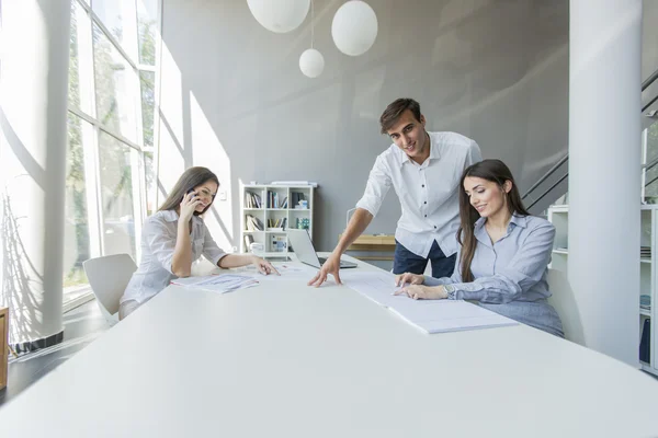 Young people in the office — Stock Photo, Image