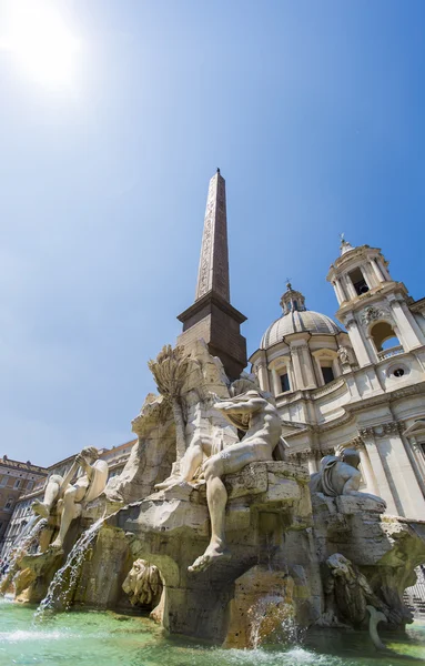 Fontana dei Quattro Fiumi, Piazza Navona v Římě — Stock fotografie
