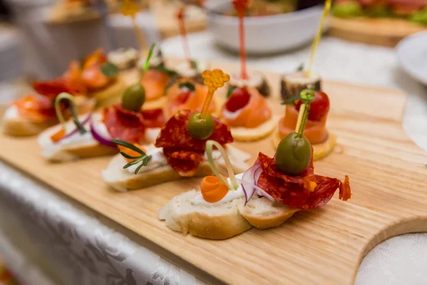 Aperitivo na mesa — Fotografia de Stock