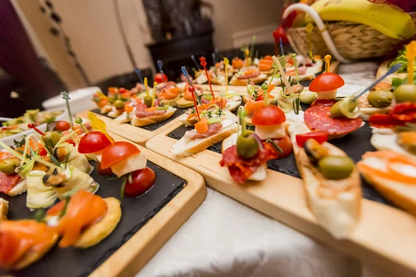 Aperitivo en la mesa —  Fotos de Stock