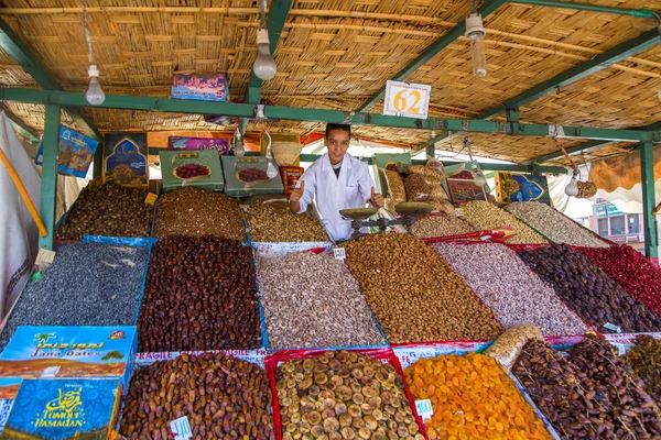 Dry fruit seller — Stock Photo, Image