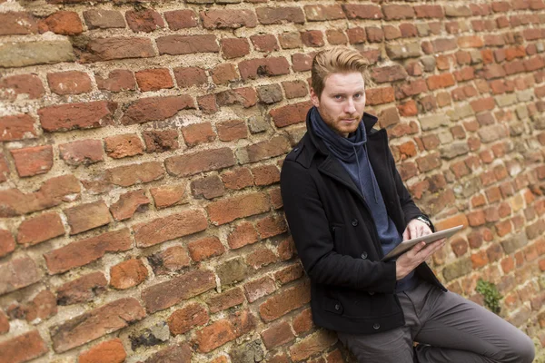 Man with tablet — Stock Photo, Image