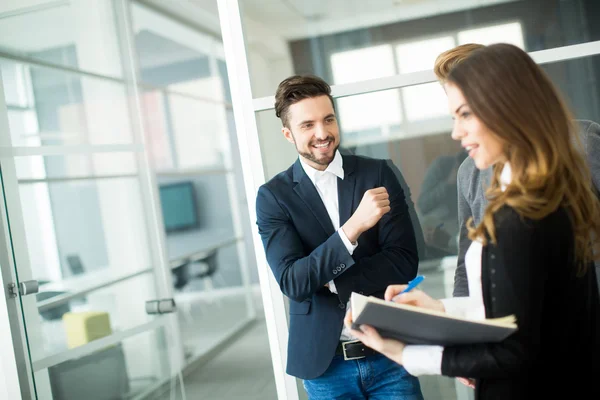 Young people in the office — Stock Photo, Image