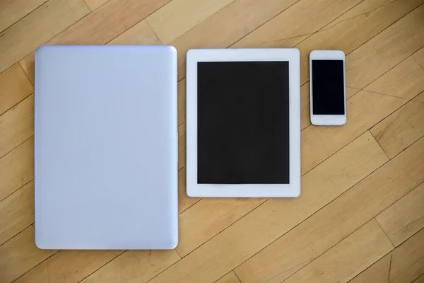 Ноутбук, планшет и моллюсков телефон — стоковое фото