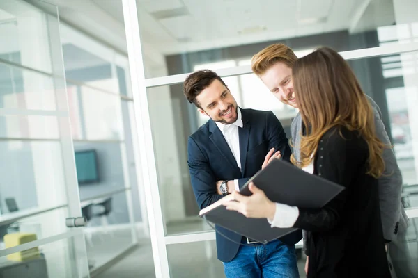 Young people in the office — Stock Photo, Image