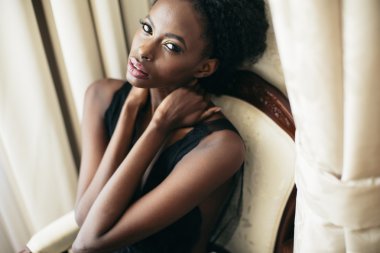 Genç güzel kadın.