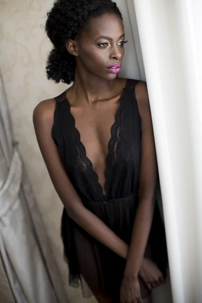 Jeune femme noire — Photo