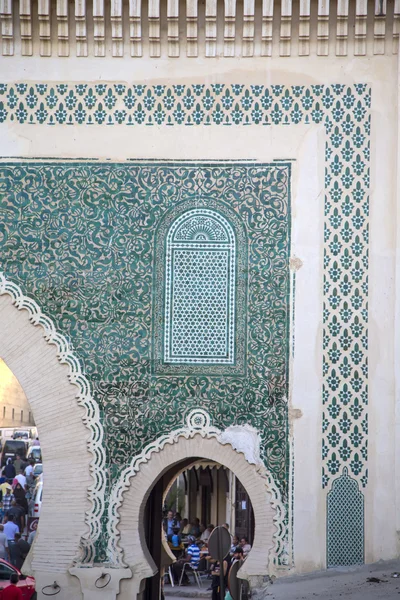 Puerta Bab Bou Jeloud (Puerta Azul) en Fez, Marruecos —  Fotos de Stock