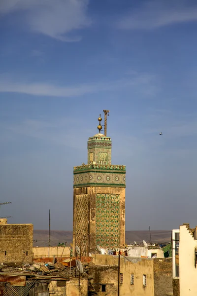 フェズ、モロッコの坊・ イナニア ・ マドラサ ミナレット — ストック写真