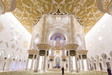 Abu Dabi 'deki Şeyh Zayed camii.