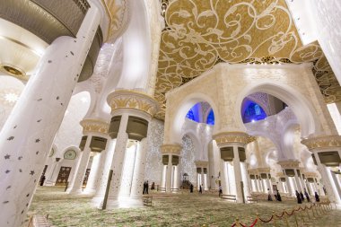 Abu Dabi 'deki Şeyh Zayed camii.