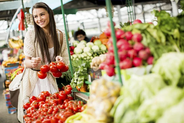 Young woman on the market — Stock Photo, Image