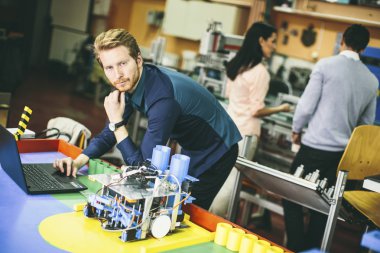 Sınıftaki insanlar.