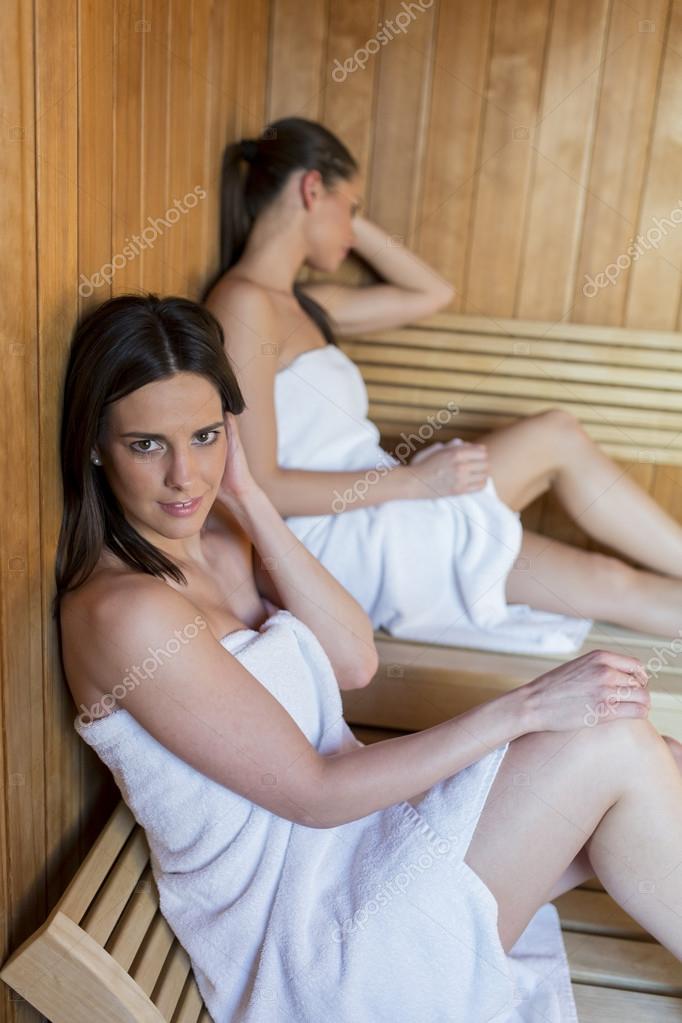Saunada erotik rasmlar