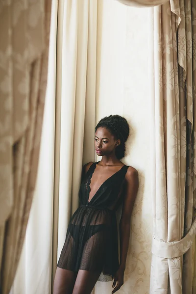 Jeune femme noire — Photo