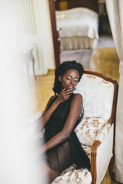 Młoda czarna kobieta — Zdjęcie stockowe