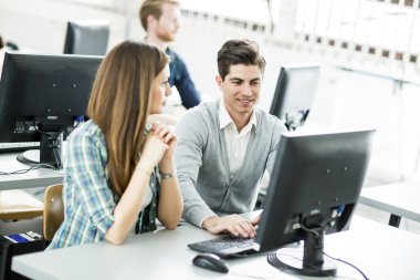 Öğrenciler sınıfta.