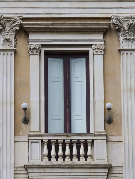 Old sicilian window — Stock Photo, Image