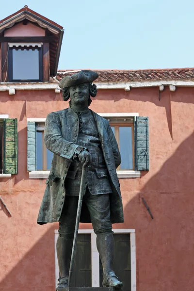 Statue von carlo goldoni in Venedig — Stockfoto