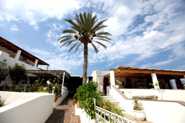 Panarea, Sicilya bina