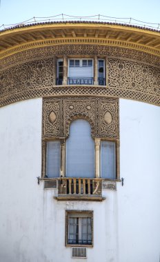 Geleneksel Rabar penceresinden