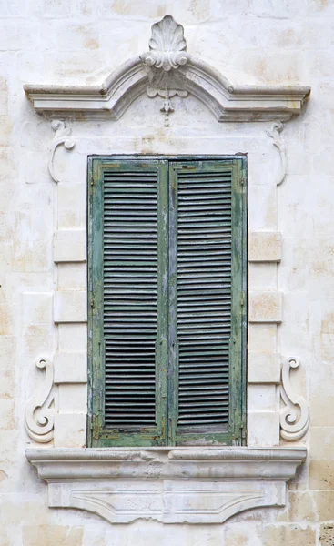 Old window from Bari — Stock Photo, Image