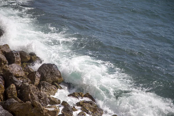 Salpicos de ondas do mar — Fotografia de Stock